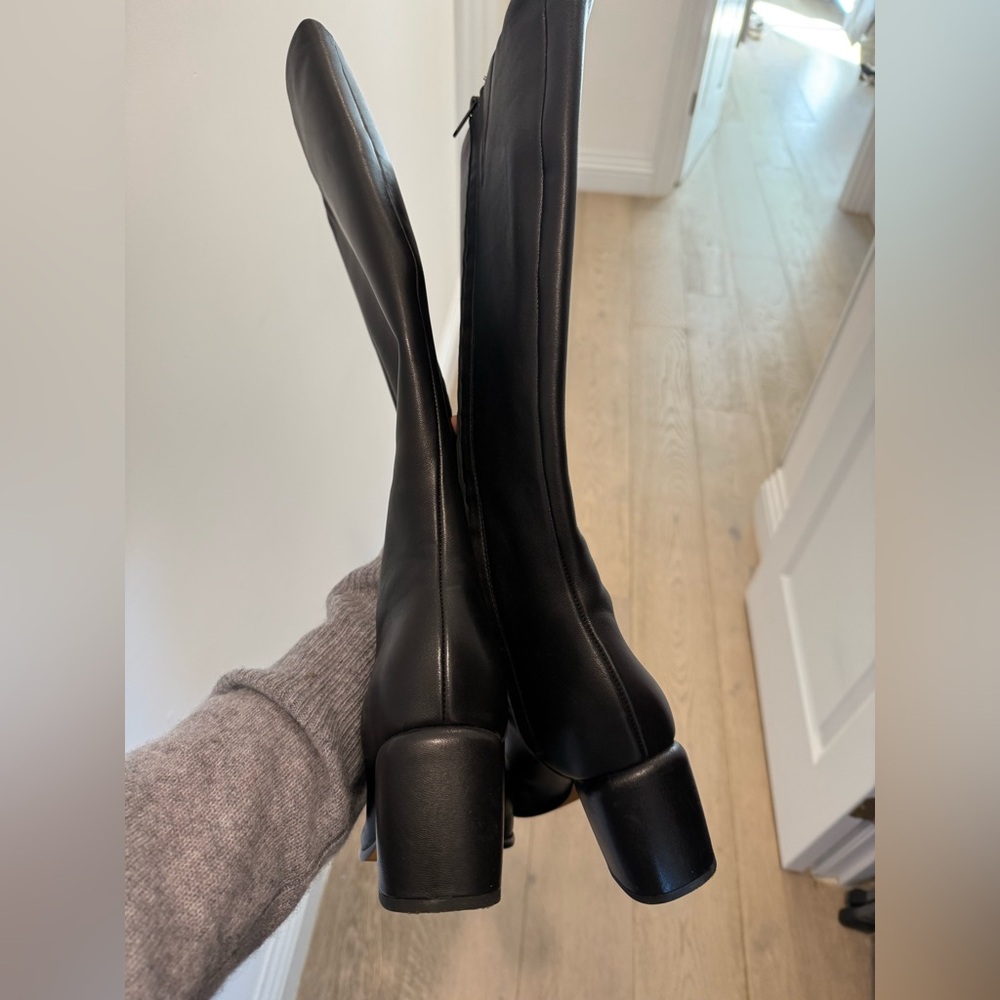 Vince knee high boots, only worn once, very comfortable - Picture 3 of 9